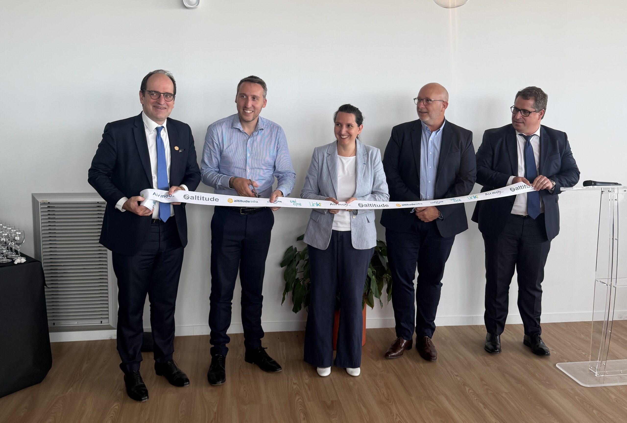 Lire la suite à propos de l’article Inauguration des nouveaux locaux d&rsquo;Altitude à Toulouse : une étape marquante pour la fibre en Haute-Garonne